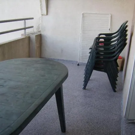 T2 Cabine 35M² Avec Terrasse, Climatisation Et Parking A Sete - Fr-1-472-128 *