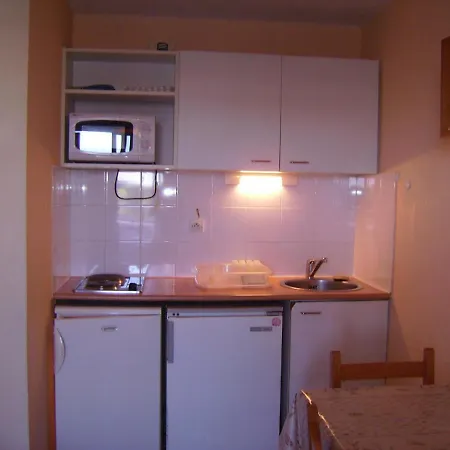 T2 Cabine 35M² Avec Terrasse, Climatisation Et Parking A Sete - Fr-1-472-128 아파트