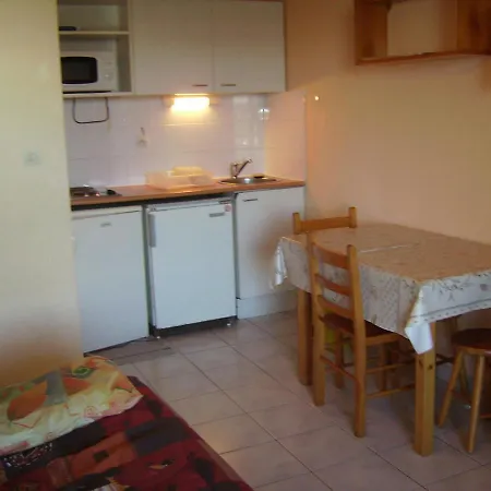 T2 Cabine 35M² Avec Terrasse, Climatisation Et Parking A Sete - Fr-1-472-128 아파트