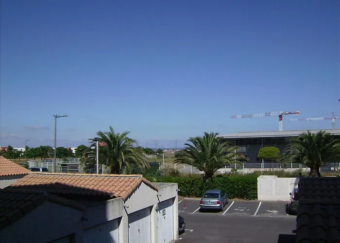 T2 Cabine 35M² Avec Terrasse, Climatisation Et Parking A Sete - Fr-1-472-128
