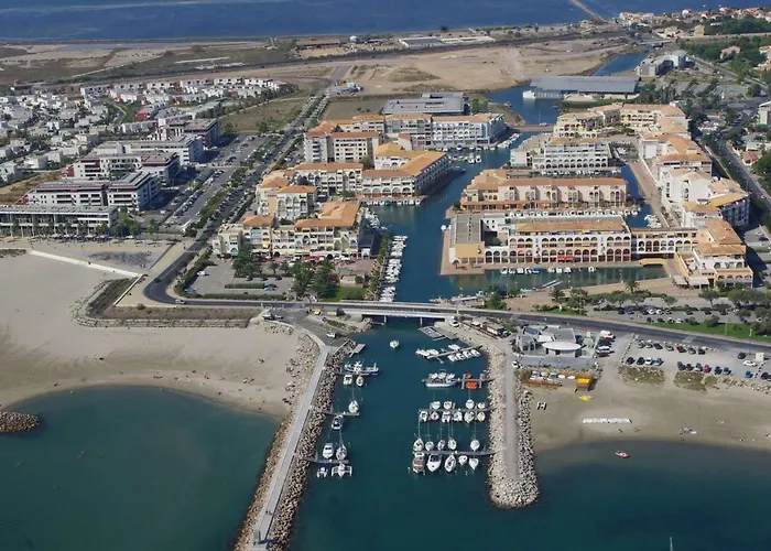 T2 Cabine 35M² Avec Terrasse, Climatisation Et Parking A Sete - Fr-1-472-128 세테